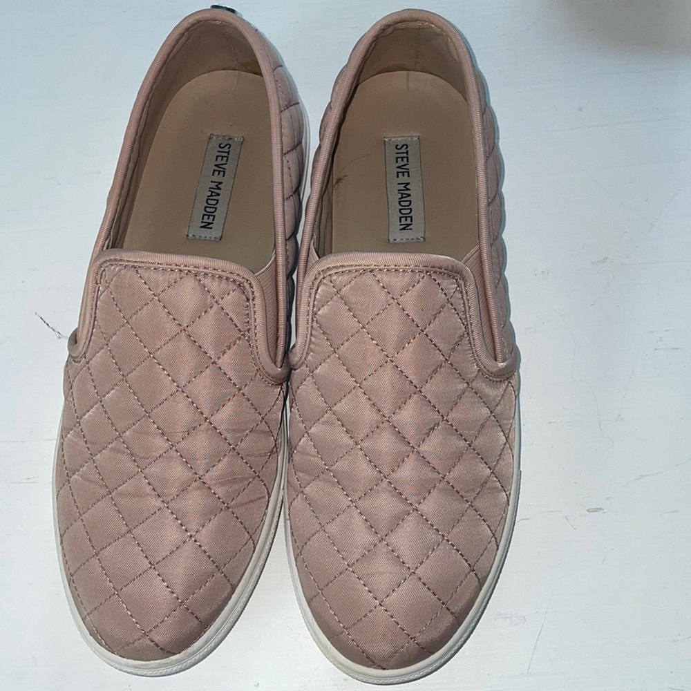 Steve Madden slip on canvas shoe